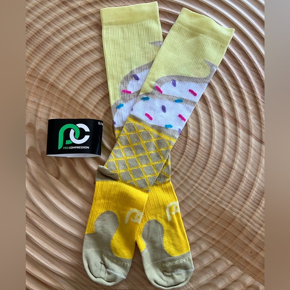 NWT Procompression Socks S/M - Picture 2 of 3